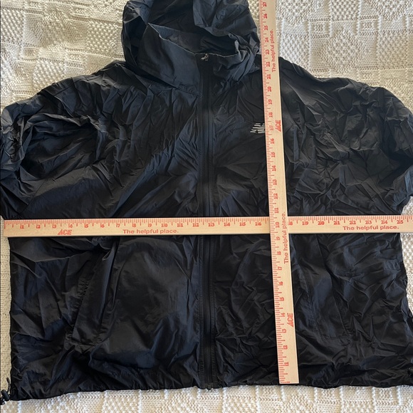 New Balance Athletics Packable Jacket Women's Sz L - Picture 11 of 16